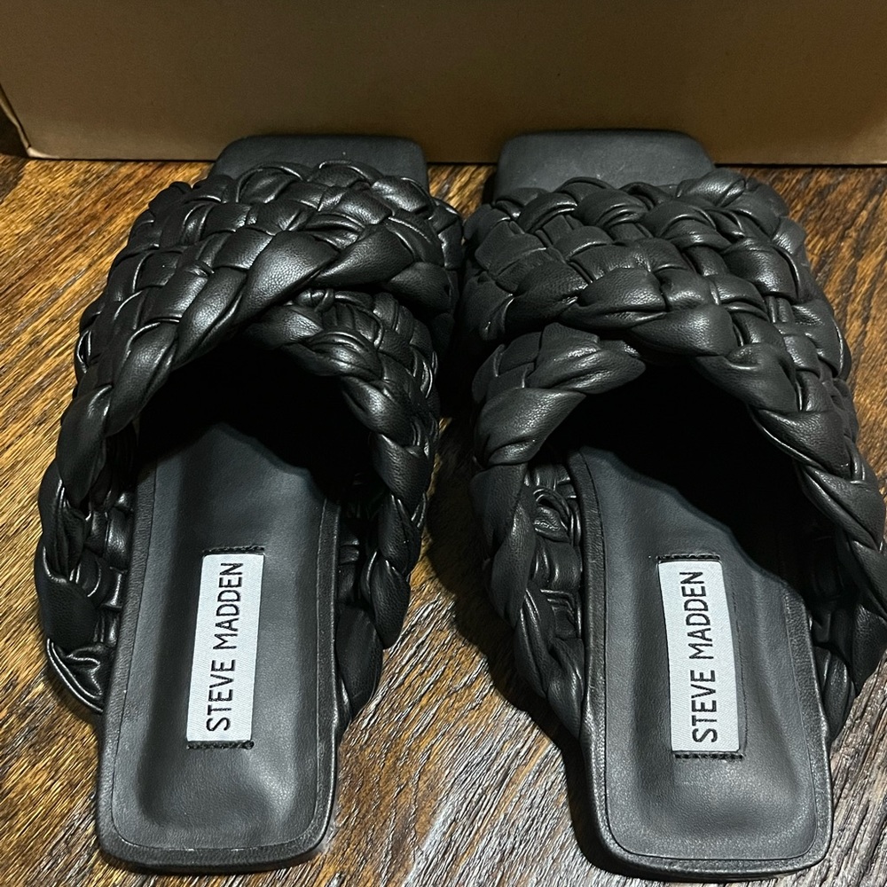 Steve Madden Marina Flat Sandals *Final price drop* - Picture 6 of 7